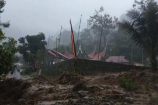 Longsor Banjir Bandang Landa Tiga Kecamatan di Agam