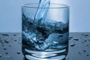 Takaran yang Tepat Minum Air Berdasarkan Usia