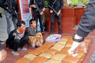 Polri Amankan Mobil Bawa Ganja  500 Kg di Pasaman Barat