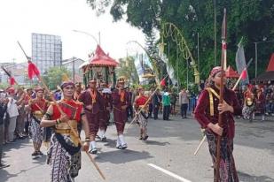 Banyumas Kenalkan Kirab Pusaka