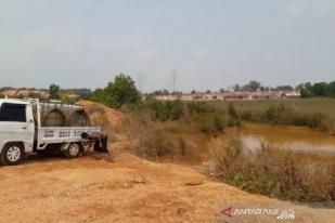 Pedagang Jual Air dari Limbah Bauksit di Tanjungpinang Riau