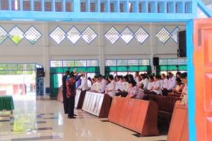 Sekolah Alkitab Malam Biak Utus 56 Siswa Melayani Gereja