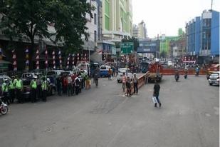 Bongkar Muat Kendaraan Kargo di Pasar Tanah Abang, Harus Malam Hari 