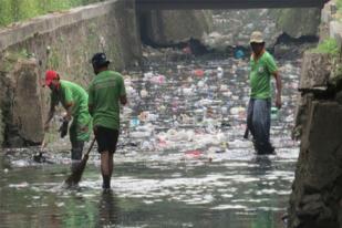 Buang Sampah di Sungai Jakarta, Denda Rp. 50 Juta