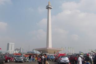 Monas Dicuci Target Dua Minggu Selesai