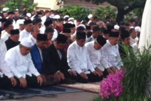 Diminta PNS, Jokowi Salat Ied Terakhir di Balai Kota