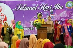 Perempuan Peduli Dunia Pendidikan dan Perekonomian Keluarga