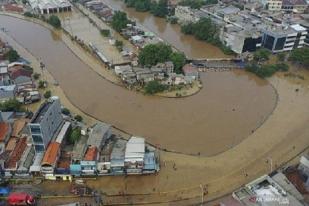 Banjir Rugikan Pengusaha