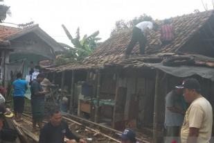 Tangerang Perbaiki Rumah Reyot di Kawasan Pesisir