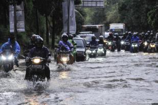 BNPB Gelar Pasukan Atasi Banjir