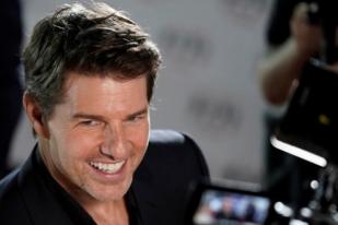 Aktor Mission Impossible Tom Cruise Tertahan di Karantina Italia