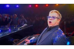 Elton John Sumbang 1 Juta Dolar untuk Darurat Corona