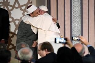 Paus Franciskus Sampaikan Selamat Puasa kepada Imam Besar Al Azhar Mesir