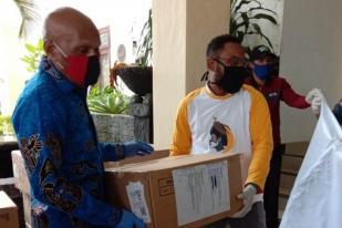 Papua Muda Inspiratif Berikan Bantuan APD ke Pemkot Jayapura