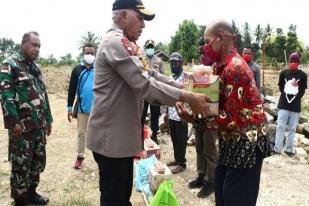 Kapolda-Pangdam Letakan Batu Pertama Gereja Koya