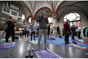 Di Berlin, Umat Muslim Diperbolehkan Salat di Gereja