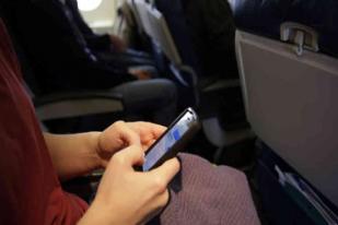 AS Ajukan UU Yang Larang Panggilan Telepon di Pesawat Komersial