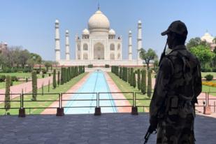 Kasus COVID-19 Terus Naik, Taj Mahal di India Masih Ditutup