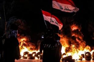 Buntut Serangan Mematikan pada Aktivis, Demonstran Bakar Kantor Parlemen di Basra, Irak