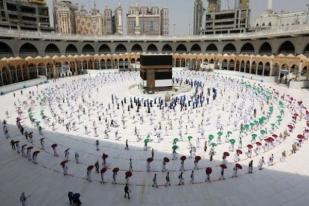 Arab Saudi Izinkan Umrah Secara Bertahap Mulai 4 Oktober