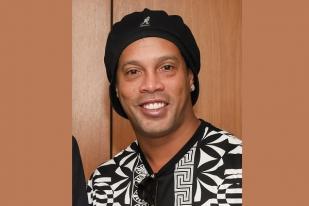 Ronaldinho Hadapi Masa Sulit Setelah Ibunya Meninggal