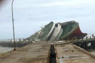 Dua Kapal Karam Akibat Siklon Tropis Seroja di NTT