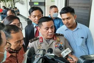 Polisi: Napoleon Bonaparte Pukuli MKC dan Lumuri Kotoran Manusia