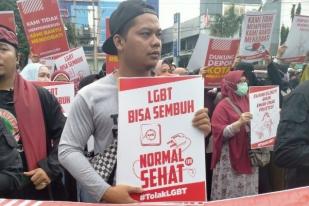 Mengasihi dan Menerima Kaum LGBTQ