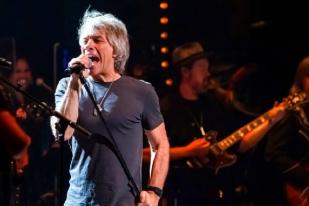 Jon Bon Jovi Batal Tampil Konser karena Positif COVID-19