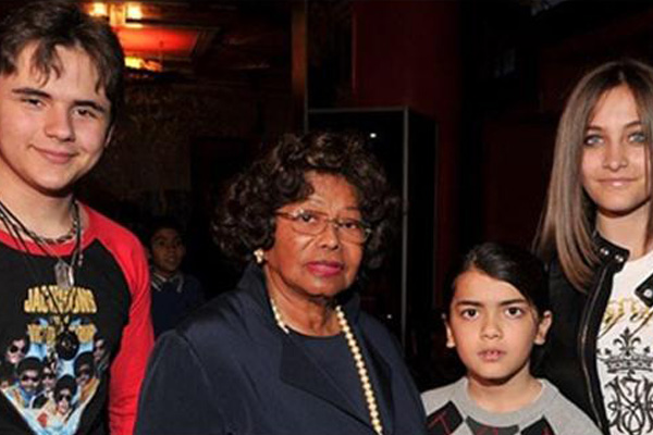 Katherine Jackson Tuntut Tanggung Jawab Promotor