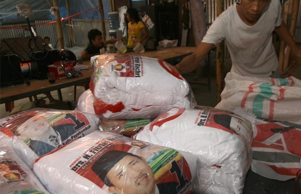 Percetakan Kaos Banjir Order Jelang Pileg 2014