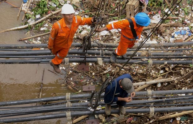 Sungai Ciliwung Kalibata Meluap, Sampah Menumpuk