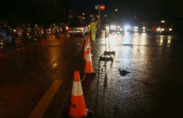 Jalan TB Simatupang Arah Pasar Rebo Ditutup Sementara