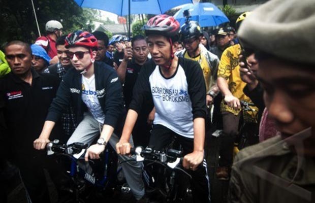 Jokowi Gowes Bareng Lorenzo