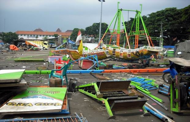 Pedagang Bongkar Stan Setelah 5 Hari Sekaten Berakhir