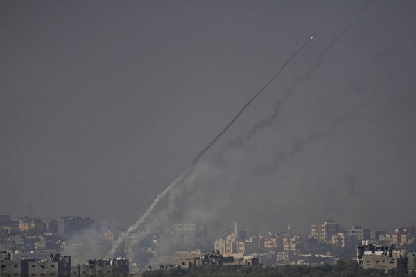 Israel Terus Lakukan Serangan Udara ke Gaza, Bantuan Masuk Melalui Rafah