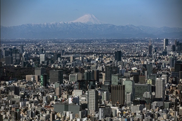 Karena Turis Asing Nakal, Jepang Pasang Layar Halangi Pemandangan Gunung Fuji