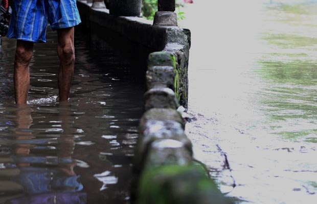 Akses Jalan Pondok Jaya Putus Akibat Banjir