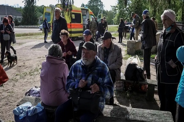 1.700 Lebih Warga Dievakuasi dari Perbatasan Ukraina Akibat Serangan Rusia