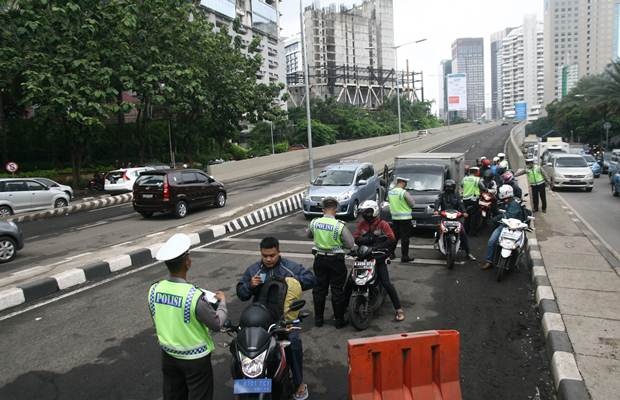 Polisi Razia Motor di JLNT Tanahabang-Kampung Melayu