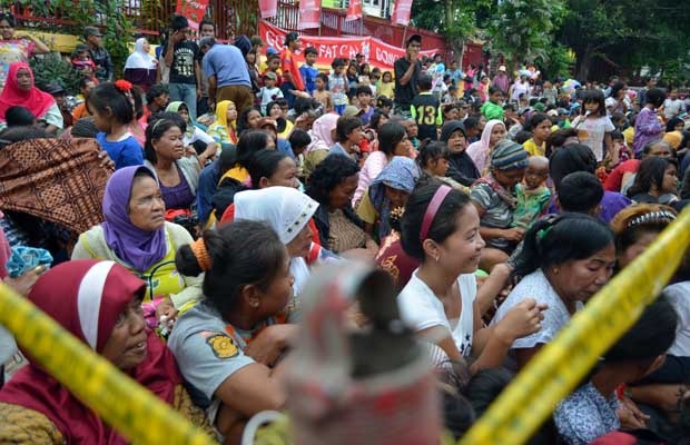 Imlek Diramaikan Pengemis Angpao