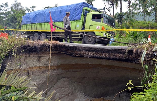 Bencana Masih Mendera Indonesia