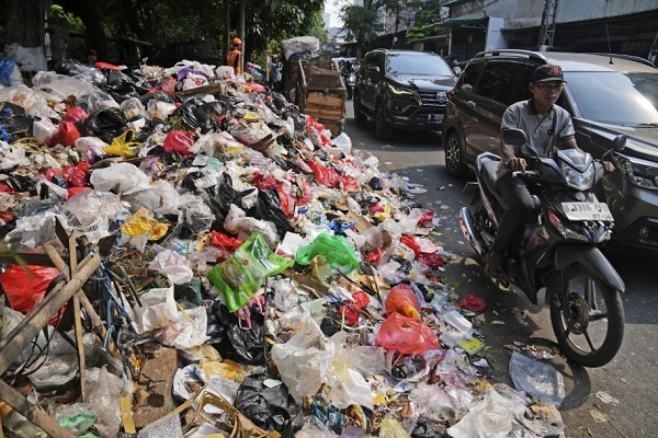 Jutaan Ton Plastik Mengotori Dunia di Sekitar Kita