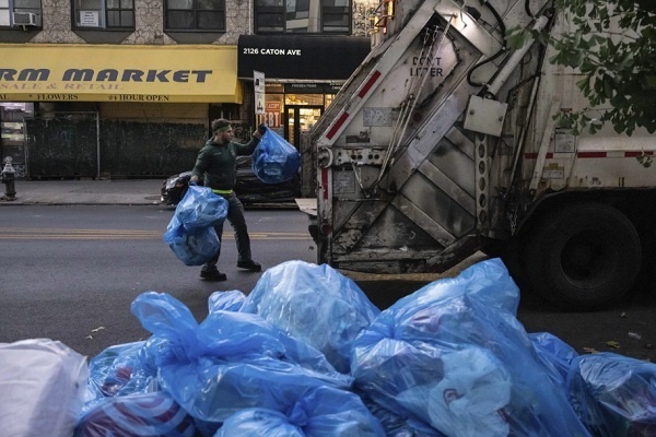 Jutaan Ton Plastik Mengotori Dunia di Sekitar Kita