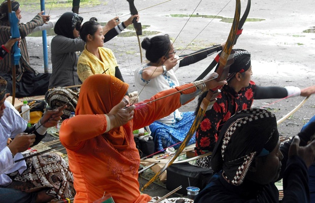 Srikandi Mataram di Jemparingan