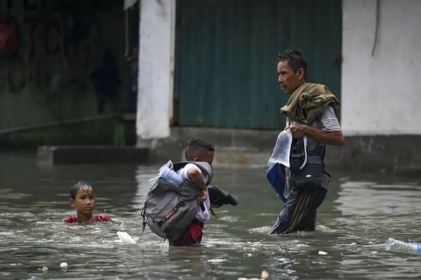 Banjir Melanda Beberapa Daerah, Banjir Rob Melanda Jakarta Utara