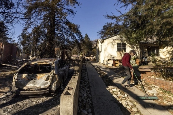 Mengapa Ada Rumah Yang Masih Berdiri Tegak Setelah Kebakaran di Los Angeles? 