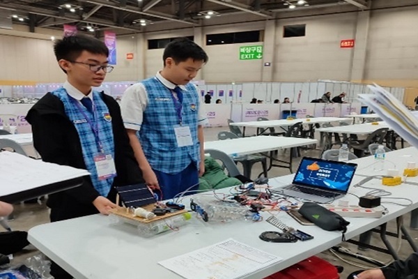 Lima Siswa PENABUR Kibarkan Merah Putih di Olimpiade Robotik 2025