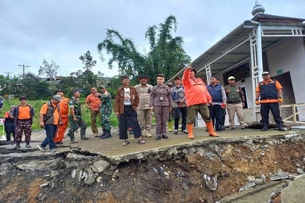 Fenomena Pergerakan Tanah di Banjarnegara, 16 Rumah Rusak Berat, 39 Terancam