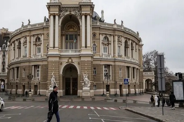 Serangan Rudal Rusia Merusak Pusat Bersejarah Odesa, Ukraina